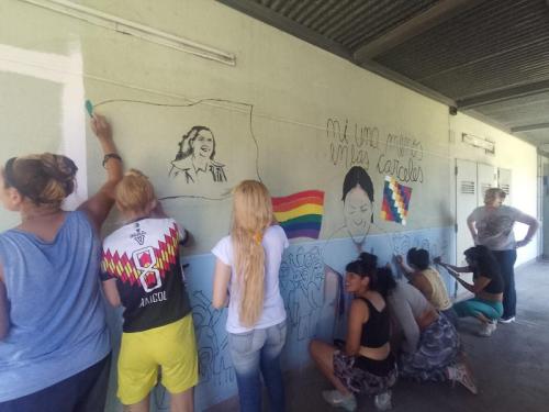 La Delegación Buenos Aires del INADI trabajó en la realización de un mural y la reparación de la biblioteca en la Unidad Carcelaria 40 de Lomas de Zamora